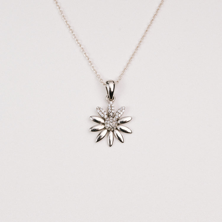 Nora Pendant with Chain